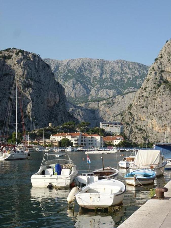 Villa Mama - Traditional Apartments In Omis, Free Parking Eksteriør bilde