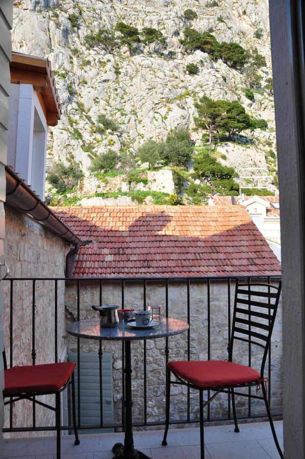 Villa Mama - Traditional Apartments In Omis, Free Parking Eksteriør bilde