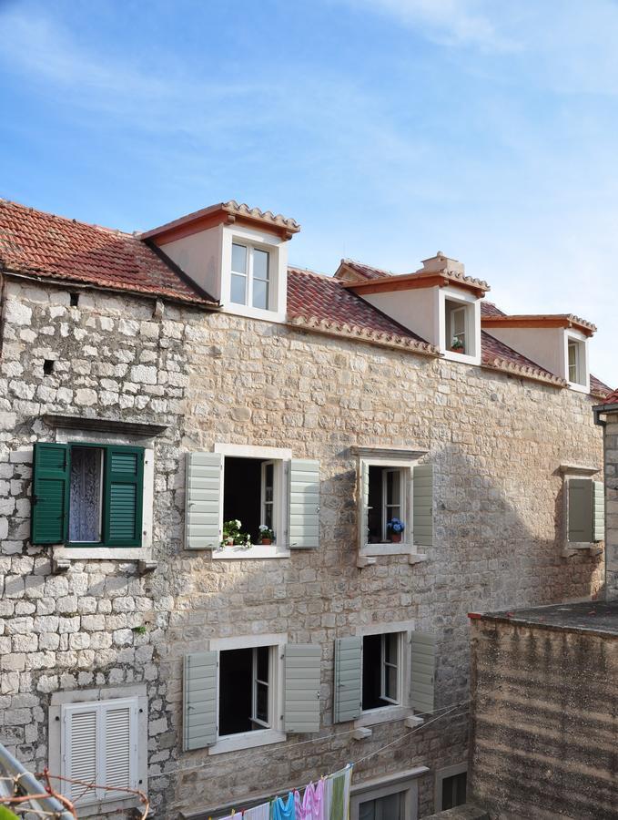 Villa Mama - Traditional Apartments In Omis, Free Parking Eksteriør bilde