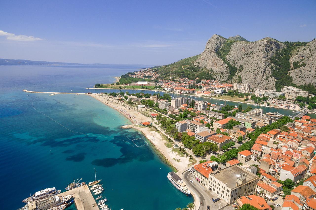 Villa Mama - Traditional Apartments In Omis, Free Parking Eksteriør bilde