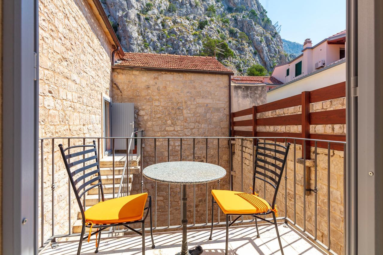 Villa Mama - Traditional Apartments In Omis, Free Parking Eksteriør bilde