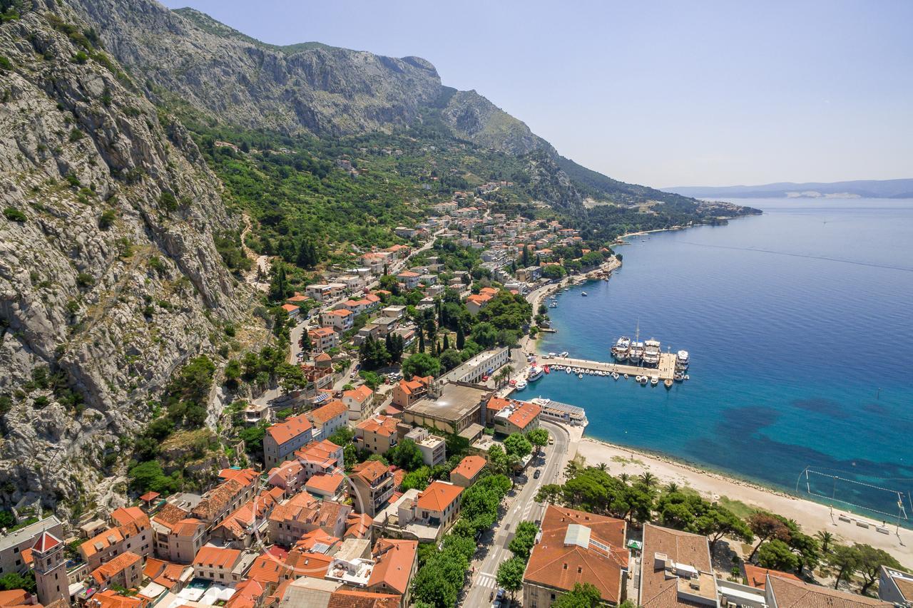 Villa Mama - Traditional Apartments In Omis, Free Parking Eksteriør bilde